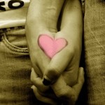 img-nice-holding-hands--12930